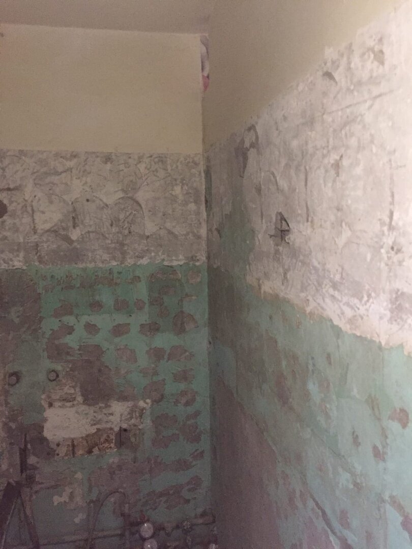 Семья снесла все стены санузла и сделали ремонт с нуля. Фото До/После.
