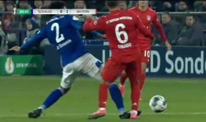 Момент матча Шальке - Бавария