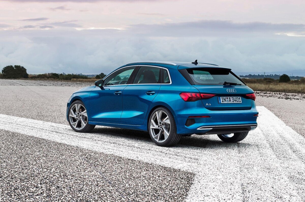 Audi A3 2020 Sportback - спортивный, мускулистый силуэт.