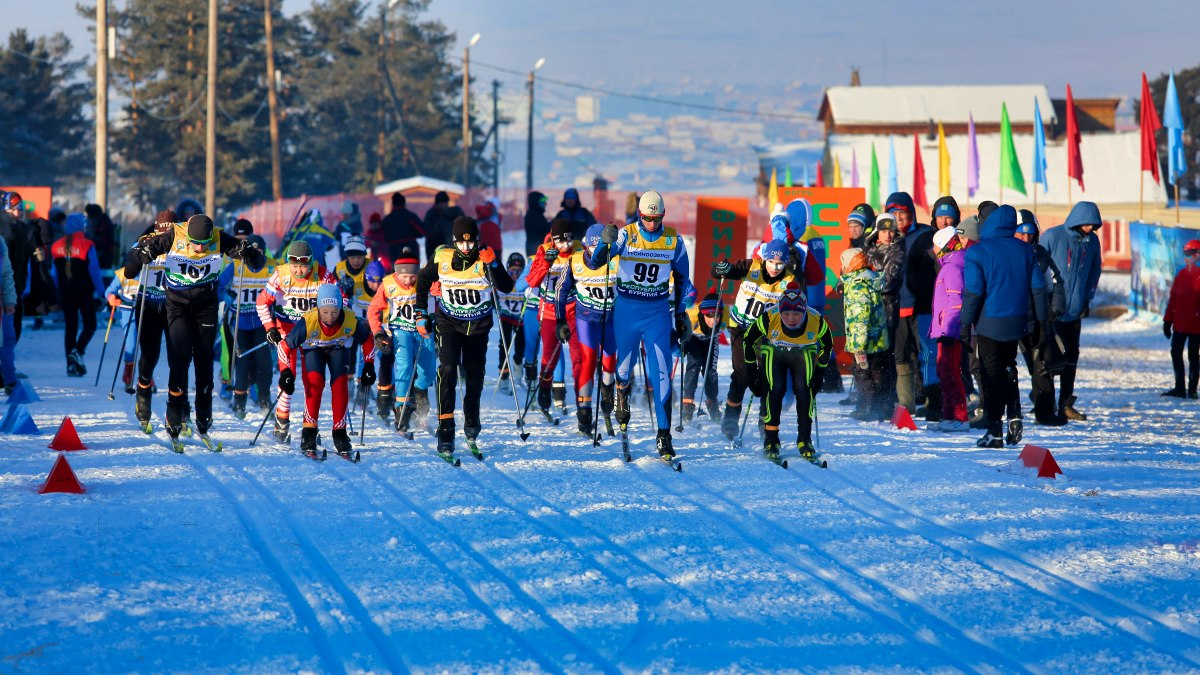 Более 5 тысяч человек приняли участие во всероссийском марафоне «Лыжня памяти-2020» Он посвящен подвигу советских лыжных батальонов во время Великой Отечественной войны. Средства, перечисленные по итогам марафона - 2,7 миллиона рублей - пойдут на программы поиска воинских захоронений. 