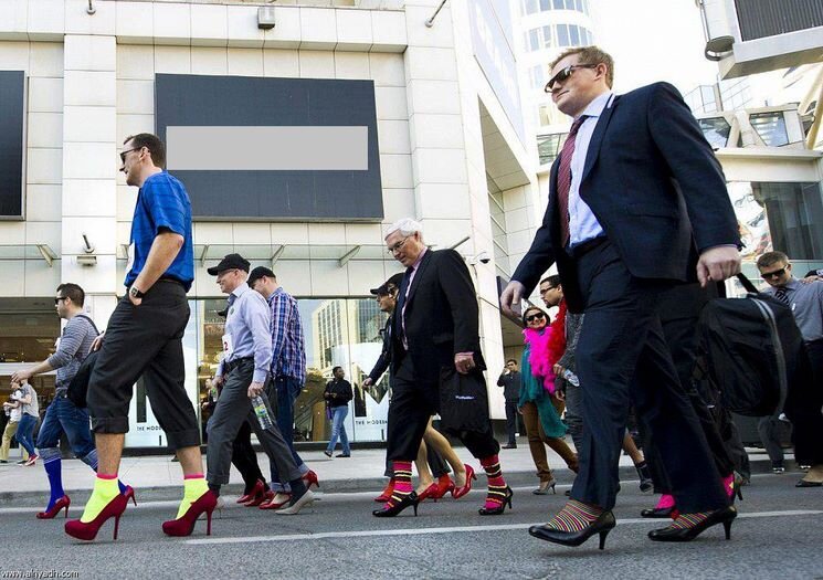 Североамериканские индейцы говорят: «Чтобы понять человека, надо один день походить в его мокасинах»