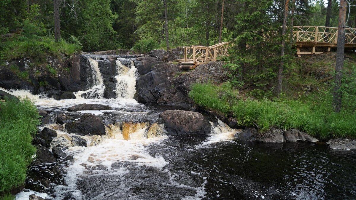 Рускеальские водопады (Ахинкоски). Фото: Артём Нойер