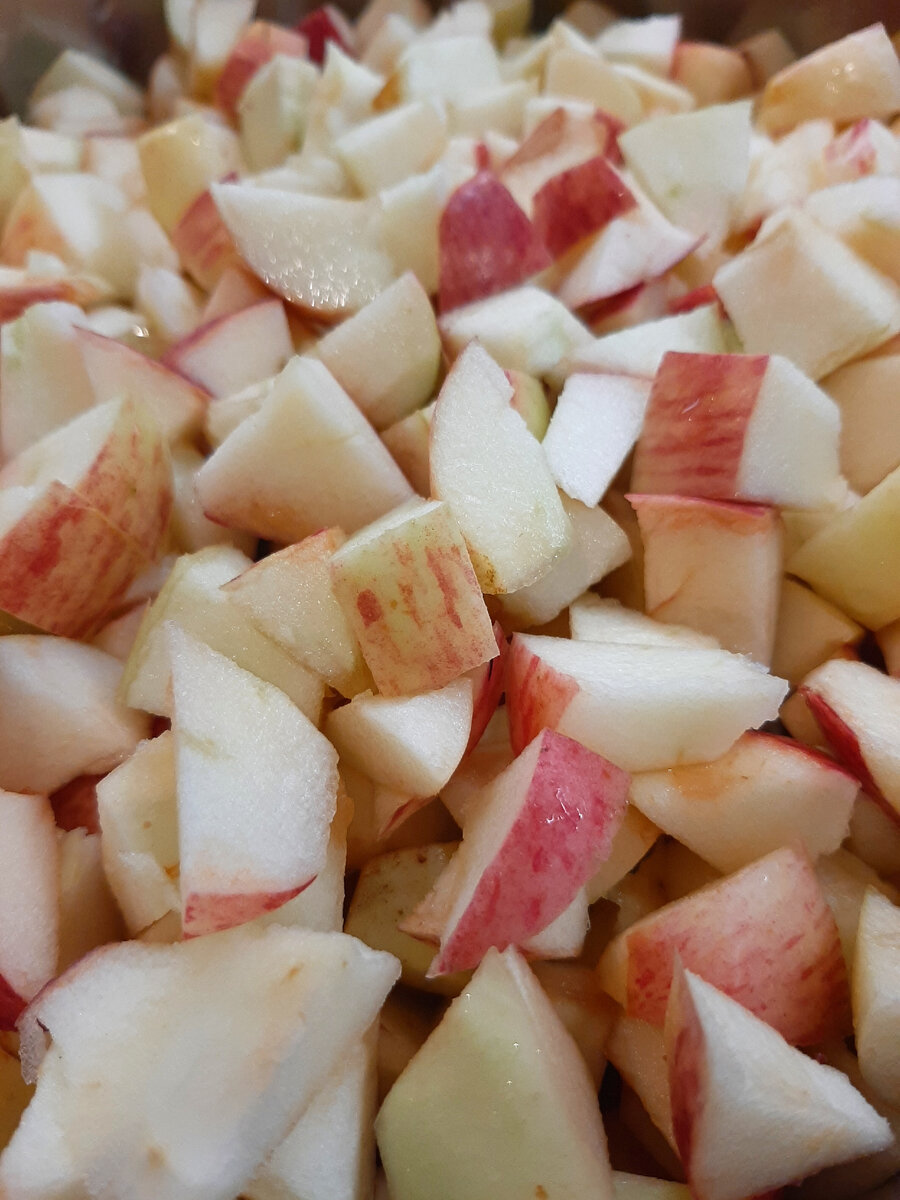 У меня были мягкие яблоки,  тонкую шкурку я оставила