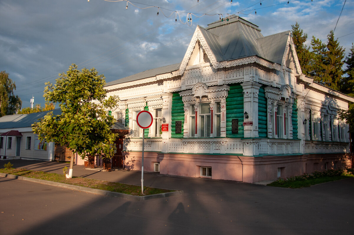 Путевой дворец в Наровчате. Путевой дворец Араповых Наровчат. Путевой дворец Арапова в Наровчате. Музей Пушкиной Ланской в Наровчате.