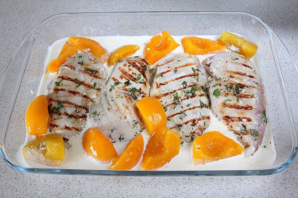 Курица с персиками консервированными в духовке рецепт с фото пошагово