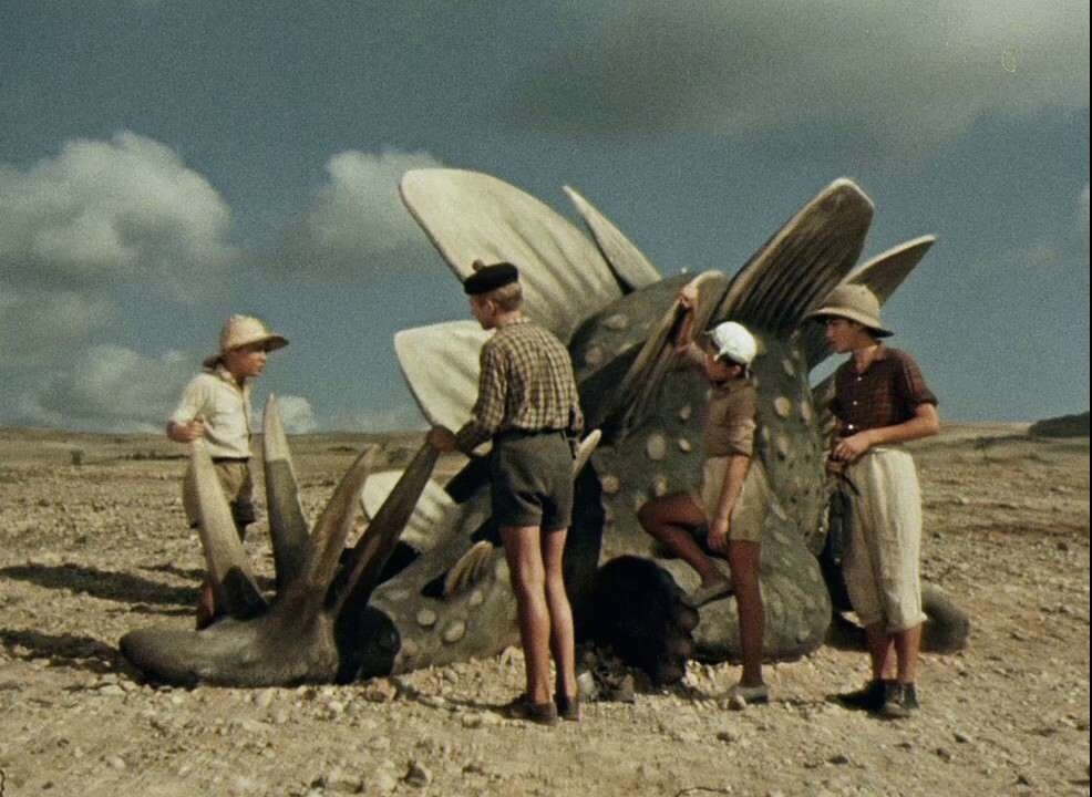 Кадр из фильма "Необыкновенное путешествие" взят для иллюстрации из Яндекс Картинки.  