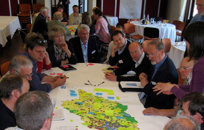 Партисипаторное планирование - за одним столом власти, жители, профессионалы и стейкхолдеры обсуждают проект