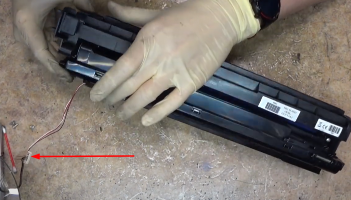 Фото 6. Высвобожденные провода 