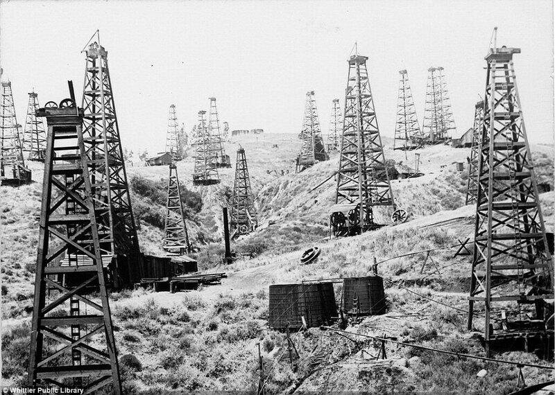 Первые нефтяные вышки в Америке 