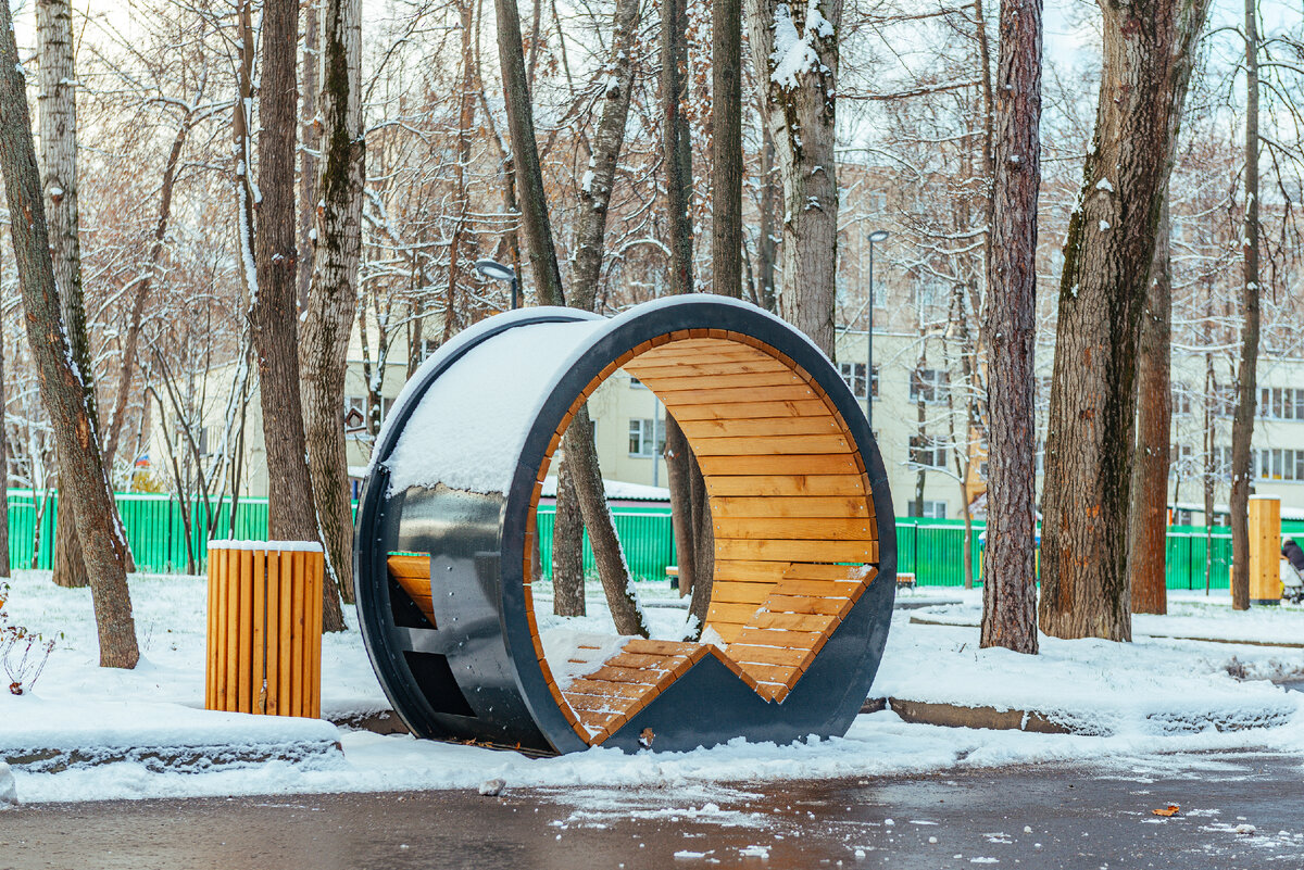 Необычная скамейка в детском парке «Фили» (фото: архив «Мой район»)