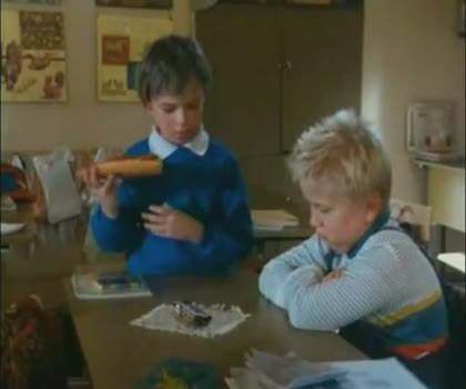 Кадр из детского киножурнала «Ералаш», серия о силе воли и «сникерсе»