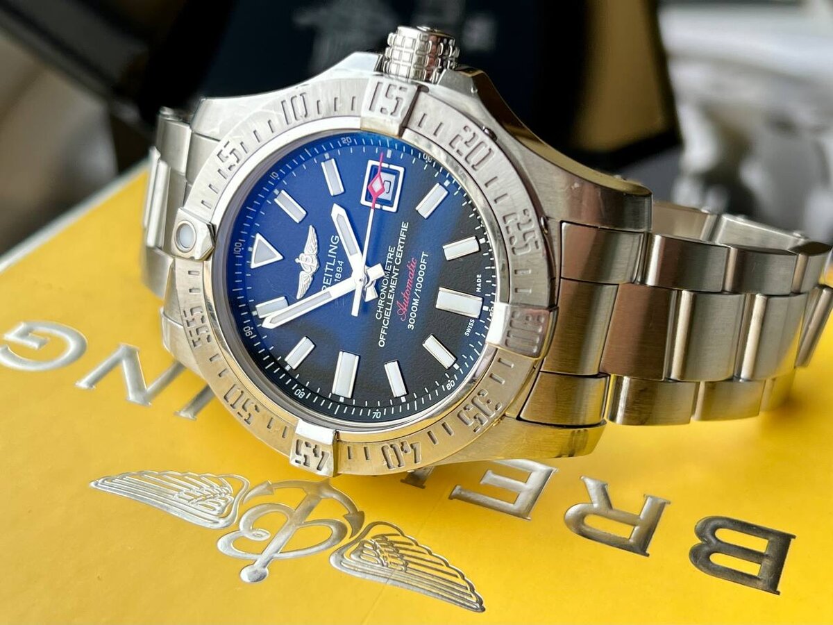 Часы Breitling Avenger II Seawolf 3000m       -2