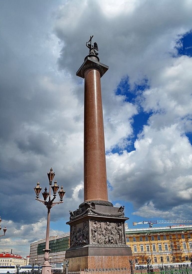 Александровская колонна в Санкт-Петербурге. Александровская колонна на Дворцовой площади в Санкт-Петербурге. Александровская колонна Александрийский. С-Петербург- Александровская колонна Монферран.