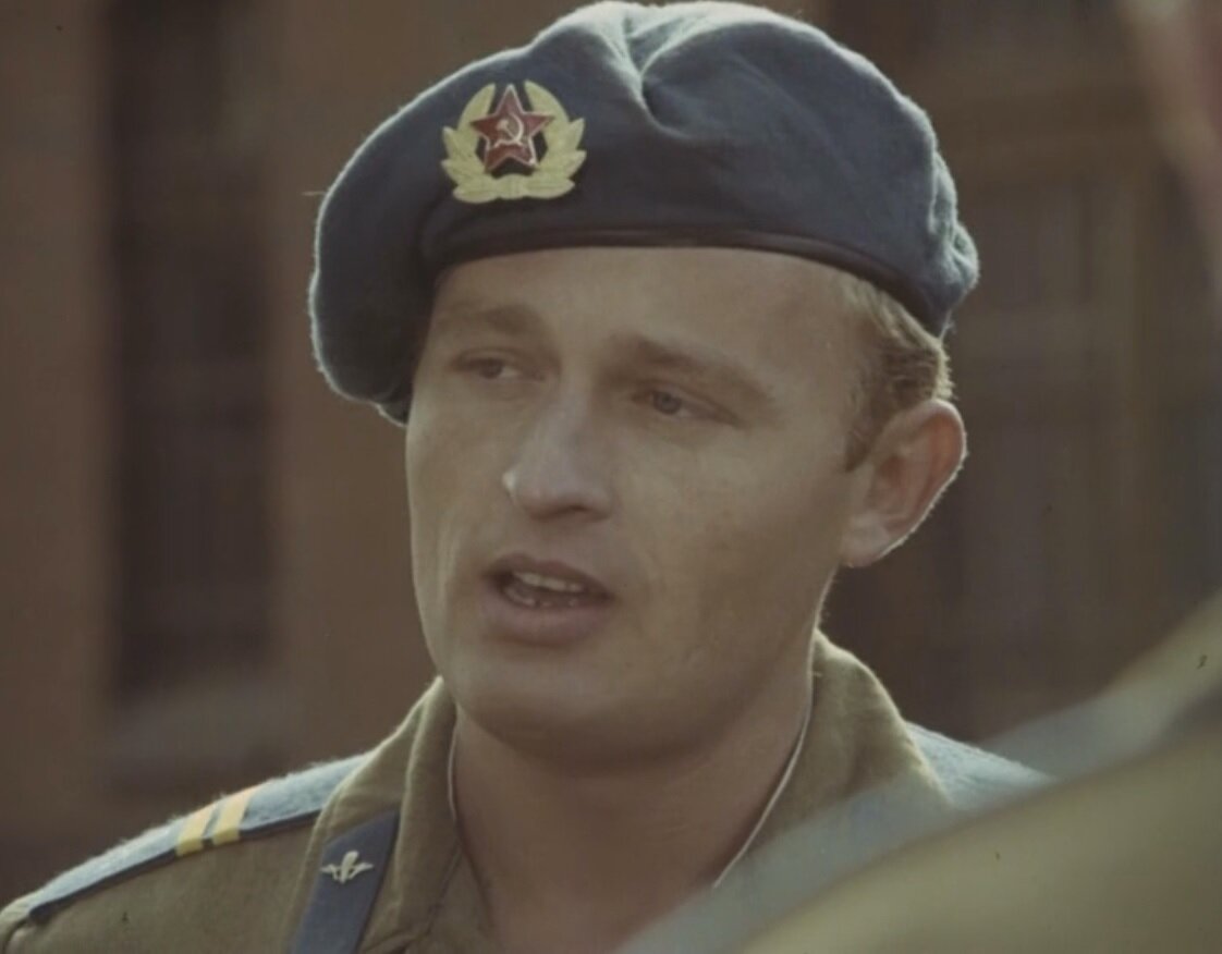 Младший сержант в повседневной форме. Кадр из фильма
