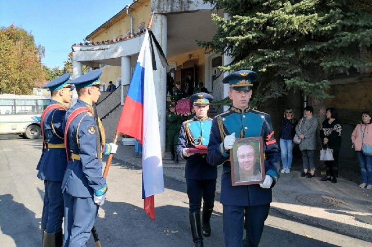    Погибший в ходе СВО Сергей Огай похоронен в Бежецке