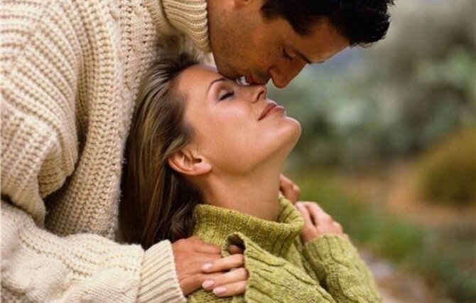 Может ли мужчина хранить верность? 
Когда была б за мною власть,

я б приказала,

чтоб все неверные мужчины

носили б по одной зеленой ветке.

Тогда бы города все превратились

в зеленые и пышные сады!