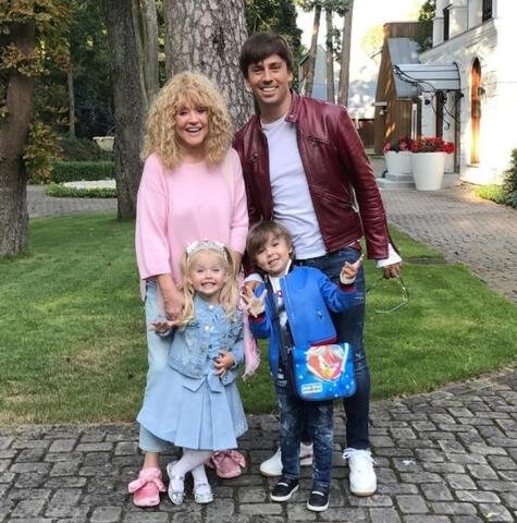 Видеозапись с венчания Аллы Пугачевой и Максима Галкина появилась 18 ноября
Фото: Официальная страница Максима Галкина в instagram Подробнее: http://vm.ru/news/435580