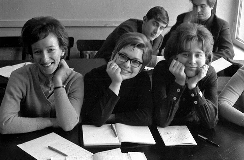 Старая кафедра. Советские студенты. Советское студенчество. Советские студентки. Студенты 1960.