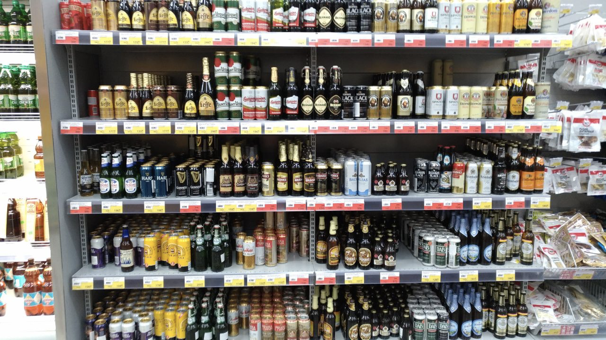 Столько пива, а большая часть - просто лагер