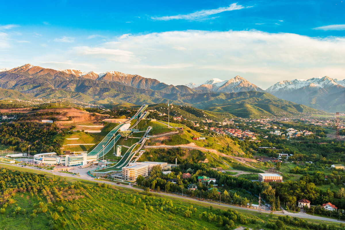 Казахстан алматы достопримечательности. Нандук алматы. Нандук алматы. Алма-ата казахстан. Алма ата горы название.