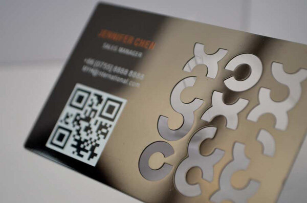 пример металлической визитки