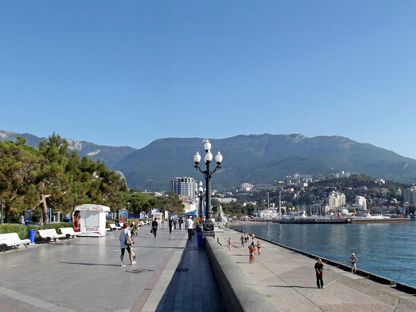 Ялтинская набережная. Фото Яндекс.Картинки