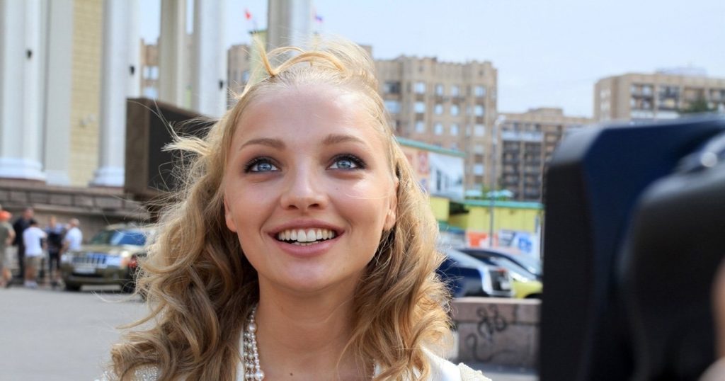 Долой стереотипы: Блондинки российского кино, которые не обделены интеллектом