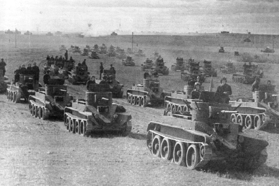 Широко известное фото, но обычно подписанное, как Киевские манёвр 1935 года