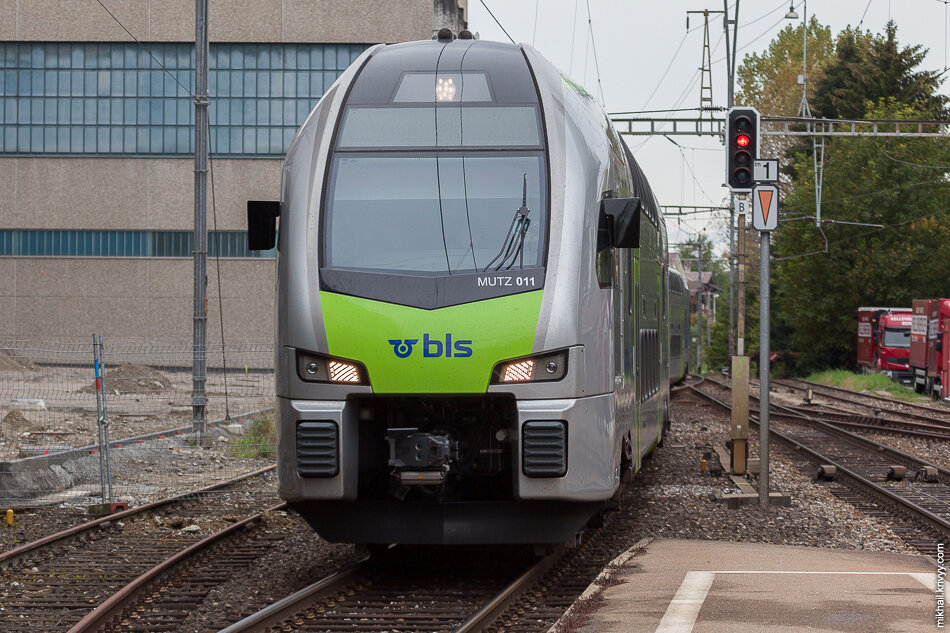  BLS Mutz, он же Stadler KISS на станции Wabern. Берн, Щвейцария.