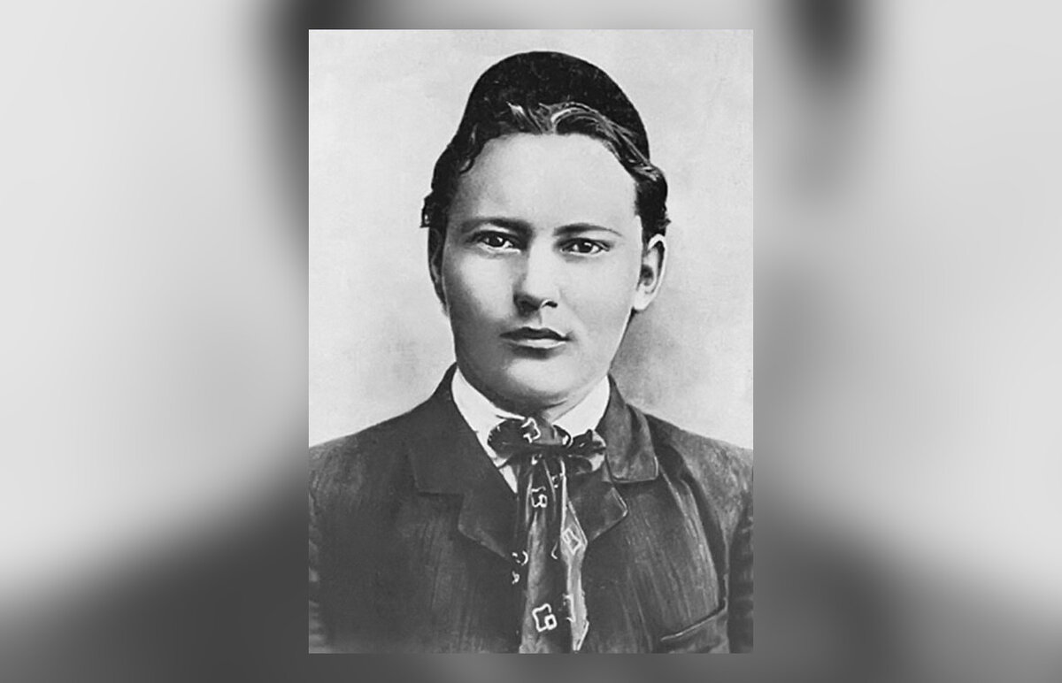 Стоит отметить, что за Тукая призывают голосовать и обычные историки, литераторы. Однако в документе предлагают систему, чтобы отдать сразу три голоса: через сайт, VK и «Одноклассники». Таким образом всего тысяча преподавателей принесут 3000 голосов.  Фото: novayagazeta