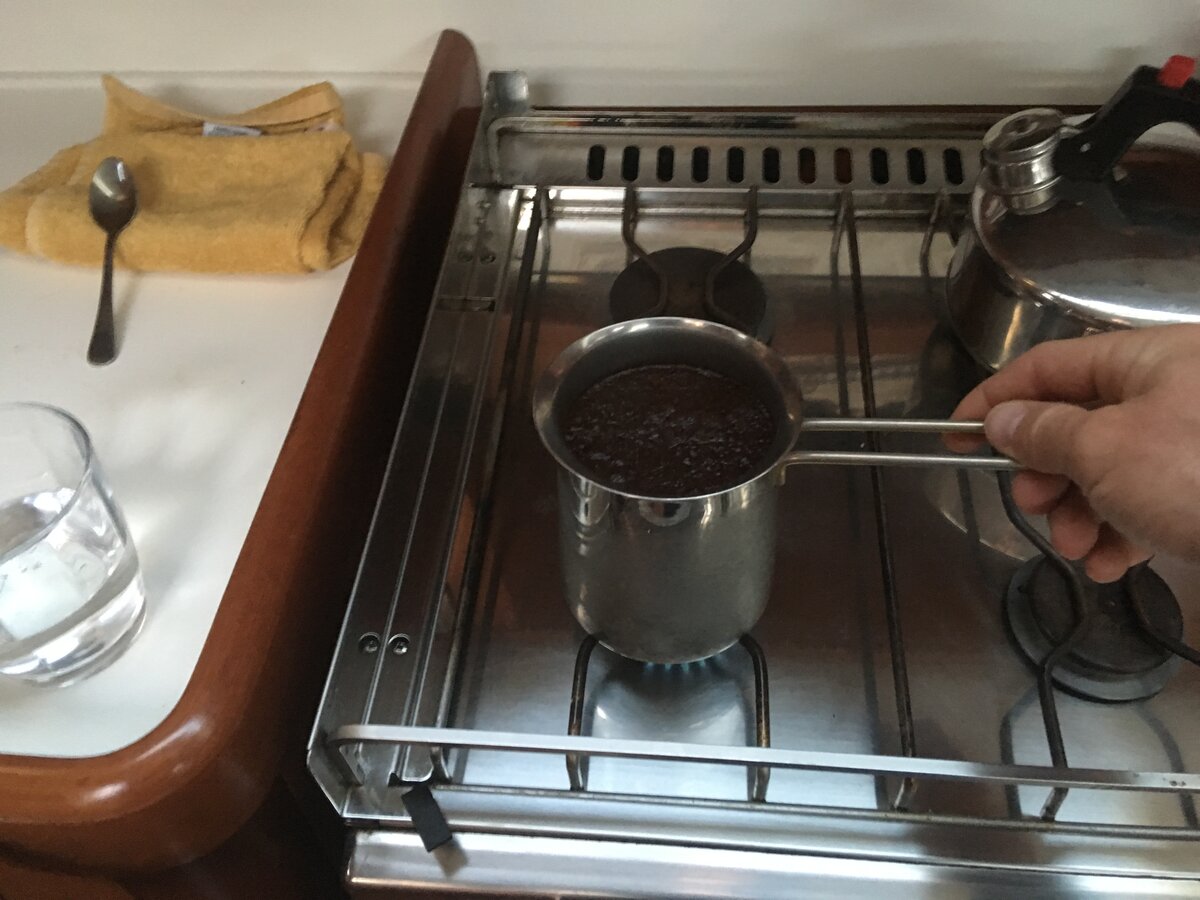 День начинается с кофе