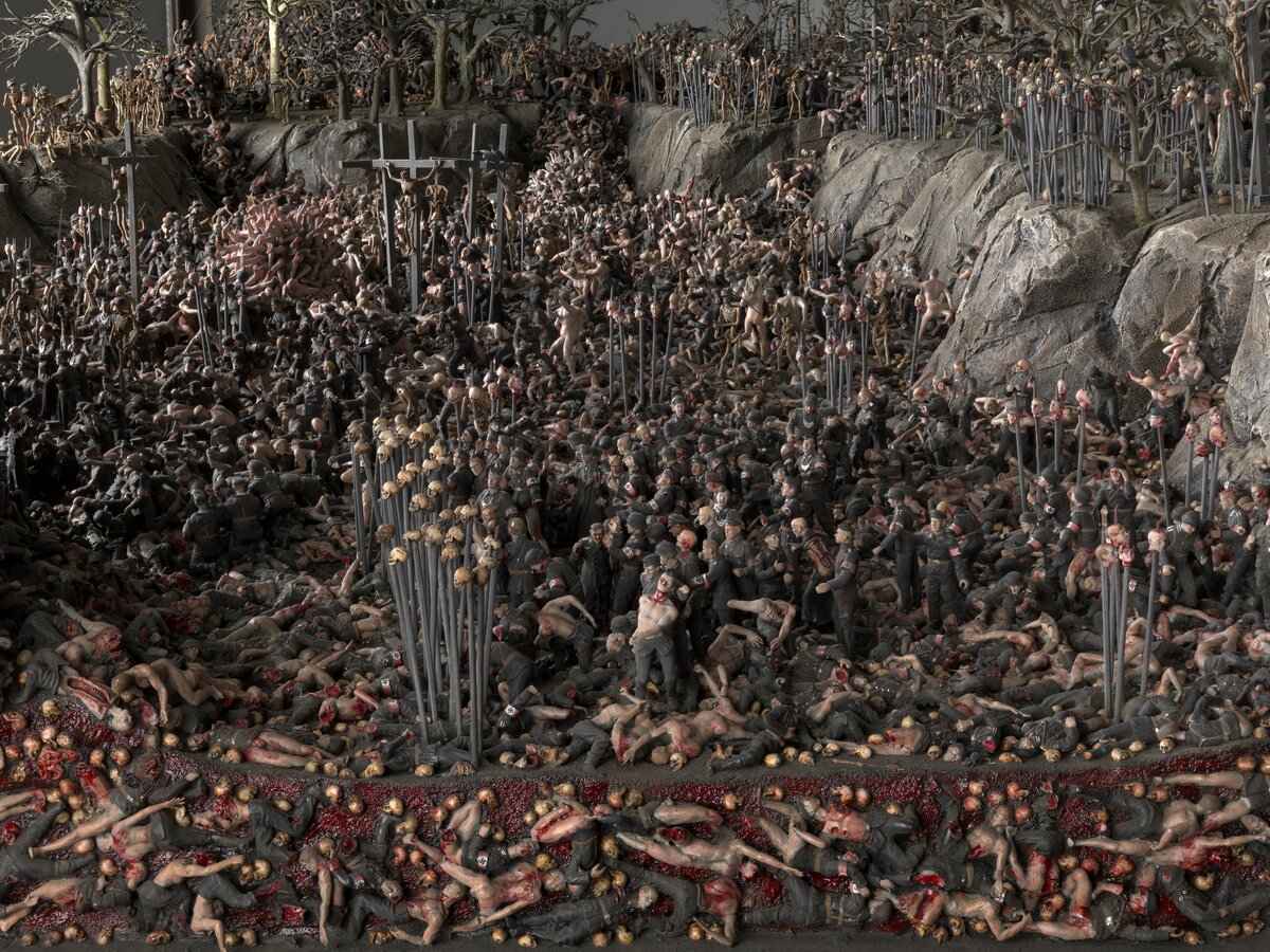 Братья Чепмены "Всё зло на свете" (2012-13 гг.) - стекловолокно, пластик, смешанная техника - 215 x 128.7 x 249.8 см.