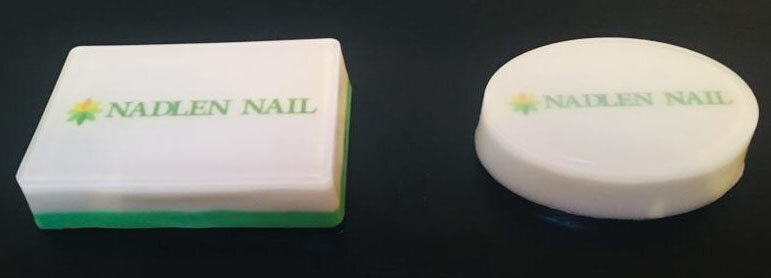 Мыло с логотипом - это сочетание удачного маркетингового хода и полезности, оно станет запоминающимся презентом клиентам, сотрудникам компании, чтобы отобразить корпоративную культуру.  