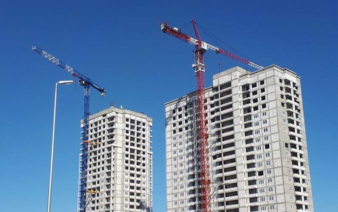 А как Вы считаете? Стоит ли родителям помогать детям с оплатой ипотечного кредита? И стоит ли вообще вмешиваться в жилищный вопрос взрослых детей? Пишите в комментарии!