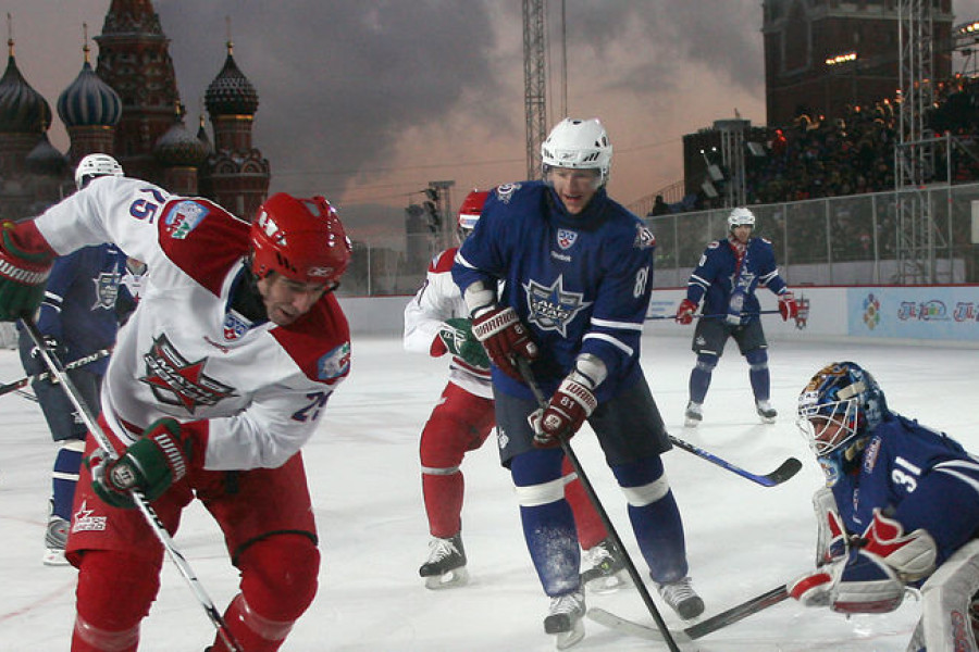 Звезды россия матч. Матч звезд КХЛ 2009. Матч звезд КХЛ на красной площади. Матч звёзд КХЛ на красной площади 2009. КХЛ 2009.