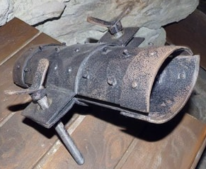 Этот железный пресс дробил ногу