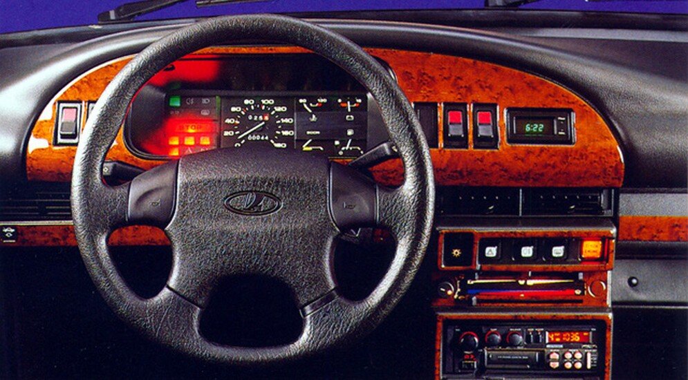 Иллюстрация fishki.net   (Салон Lada Baltic с подушкой безопасности)