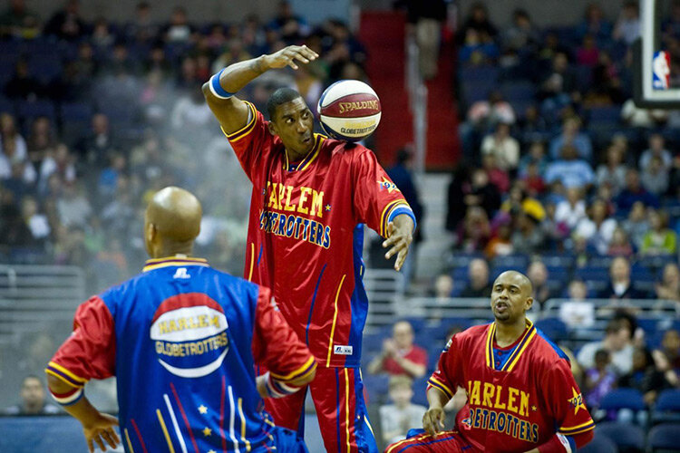 Harlem Globetrotters. Фото с сайта Harlemglobetrotters.com