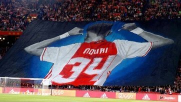 Весь мир повергла в шок новость о том, что голкипер «Порту» Икер Касильяс перенес сердечный приступ на тренировке. К счастью, жизни легендарного испанца уже ничего не угрожает, но с футболом 37-летнему стражу ворот, судя по всему, придется завязать. Это как раз тот самый случай, когда здоровье и жизнь важнее всего на свете. Официально объявлено о том, что феноменальная карьера Касильяса подошла к концу, еще не было, но шансов на то, что он продолжит выступать, очень мало.
