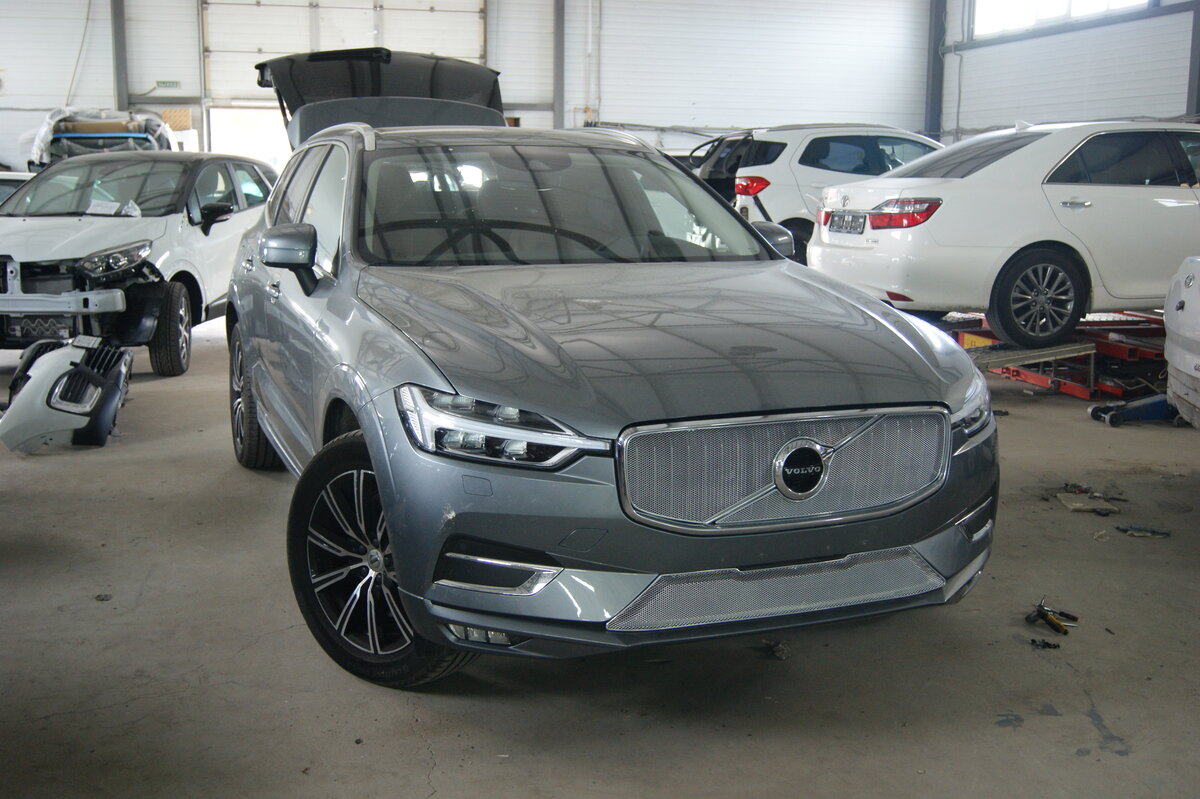 Тюнинг переднего бампера на Volvo XC60 T5.