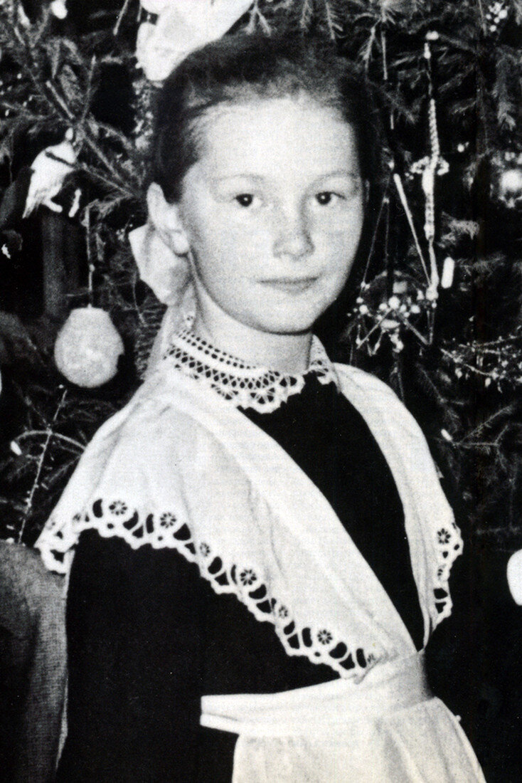 Фото из Я.Картинки. Алла в юности