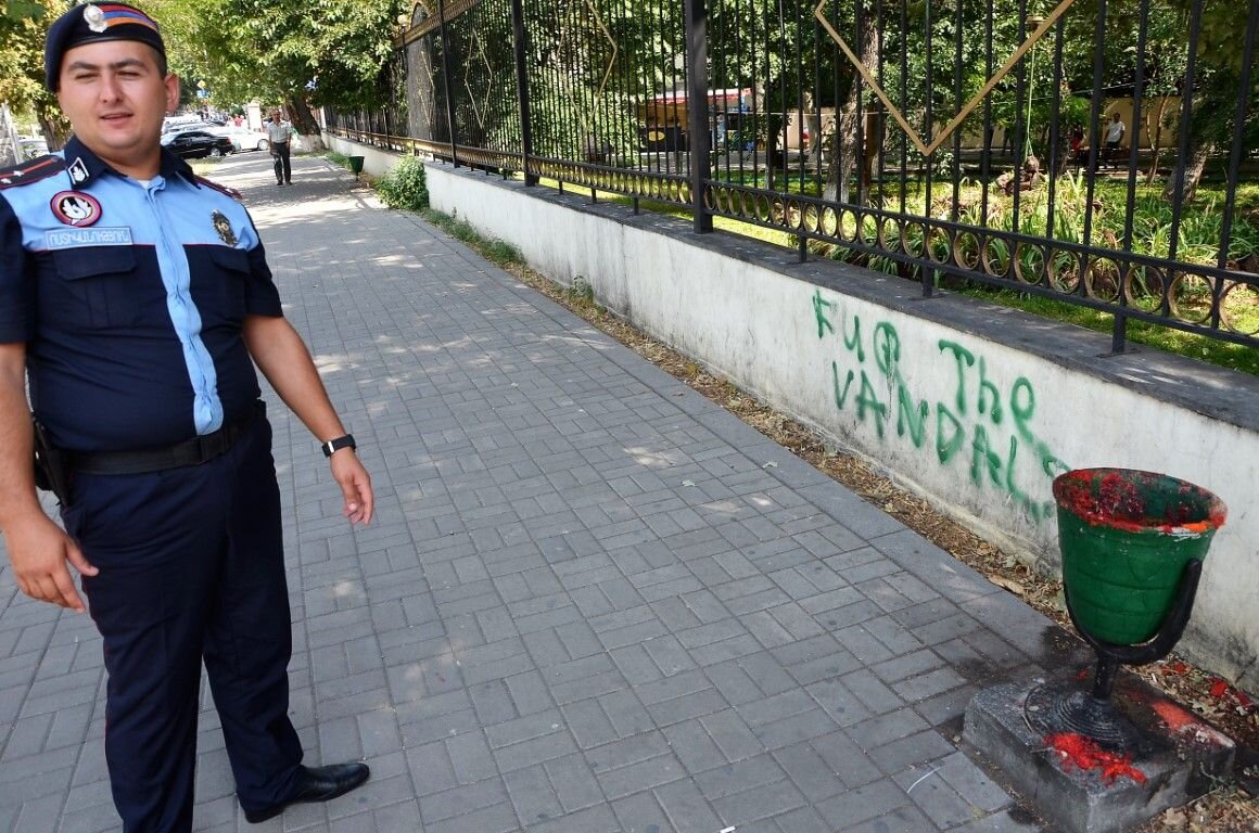 Один день с патрульным экипажем ереванской полиции (Армения) | Puerrtto |  Дзен