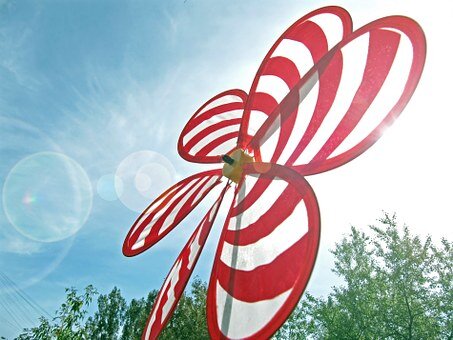 https://cdn.pixabay.com/photo/2015/07/28/15/49/whirligig-864611__340.jpg