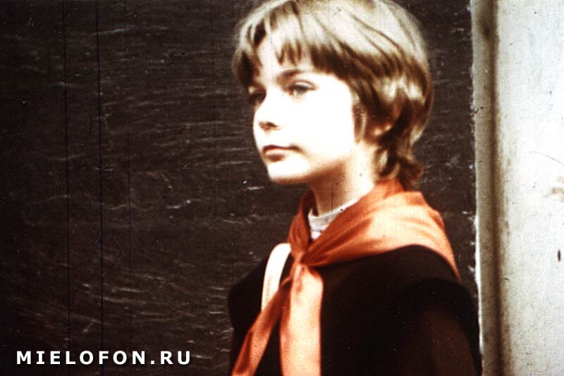 – Позолоти ручку, яхонтовый. Все что будет расскажу 