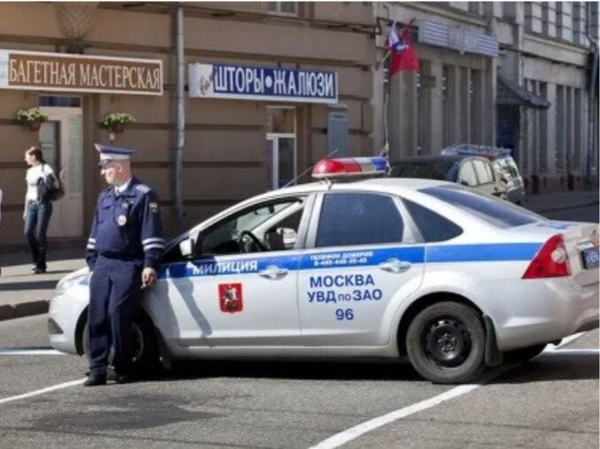 В Минюсте РФ подготовили масштабный проект изменений в КоАП, которые резко повышают существующие штрафы за нарушения ПДД — превышение скорости, "пьянку", перевозку детей без кресла и так далее. 
Мало того, вводится накопительная система, которая позволит лишать прав за повторяющиеся "особо дерзкие" нарушения. Сроки лишения прав в некоторых случаях будут увеличены, так что желающих пойти на правонарушение в России должно стать меньше.