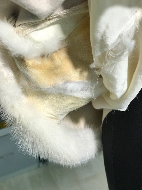 Ремонт белой шубки-болеро. Ателье Ирины Берзиной.