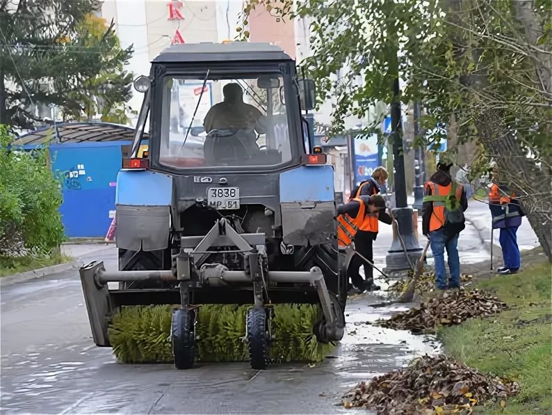 Подметание тротуара машиной КО-707. Фото из интернета.