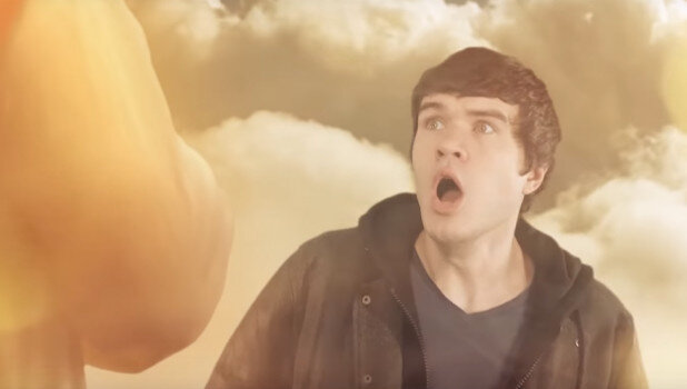 Кадр из обзора BadComedian. Источник: скрин YouTube