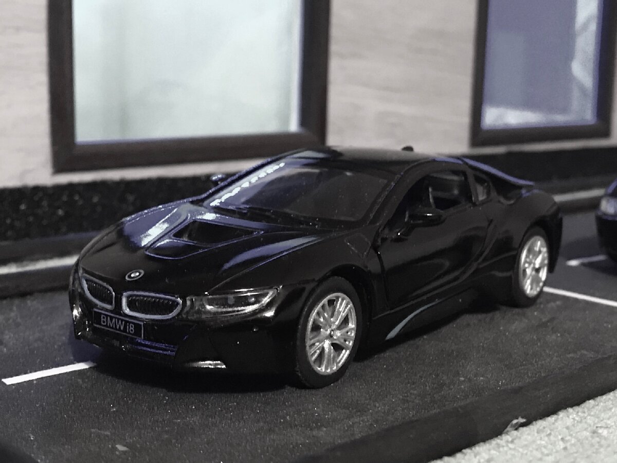 МОдель 1:16 BMW i8