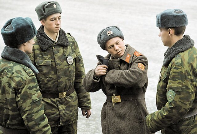 Боец бурый...